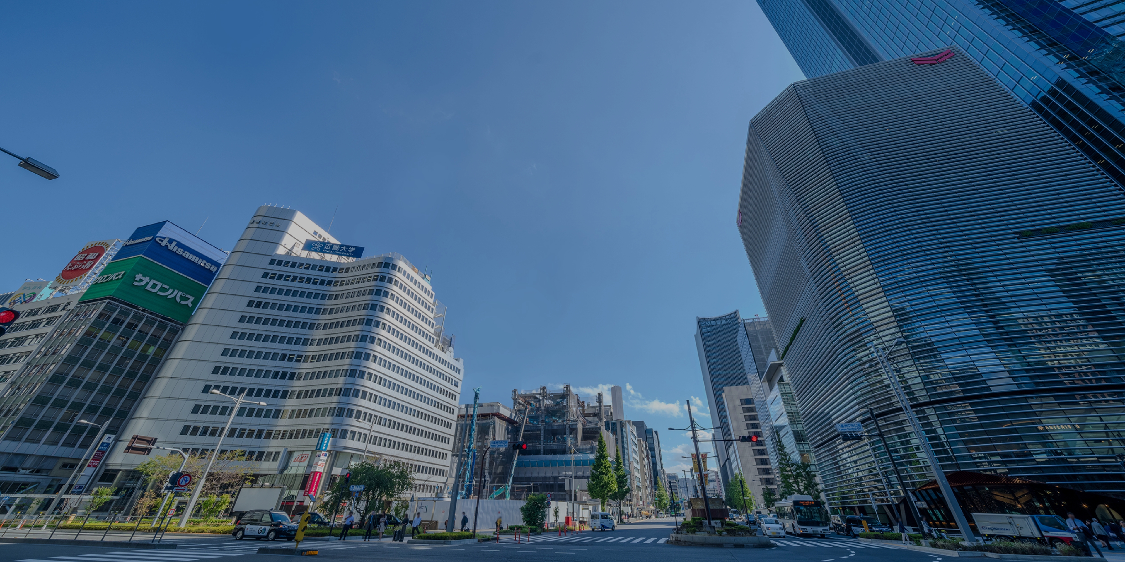 1914年開業、東京駅開業とともに。新槙町ビル